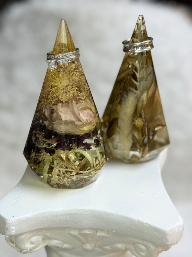 Resin Ring Holder