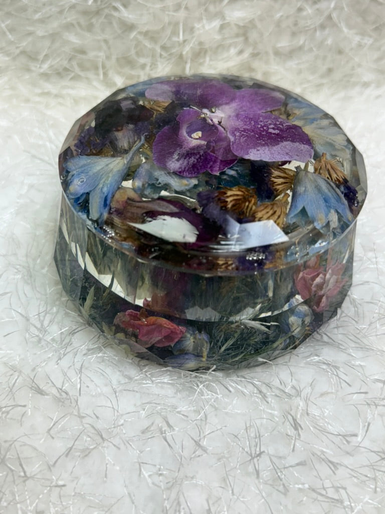 Resin Jewelry Bowl w/ Lid
