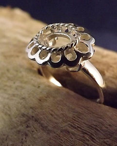 Silver Frill Ring To Fit 8x6 Cabochon