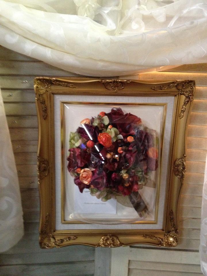 Style 24 AG Antique Gold Frame with Gold Lip